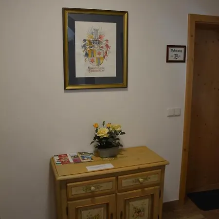 Haus Ambros Apartment *